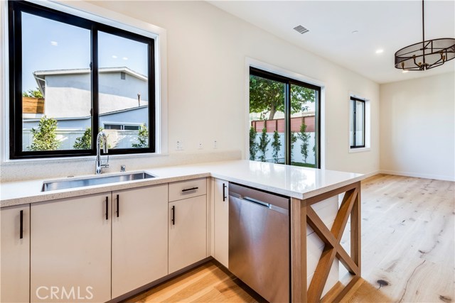 2310 Carnegie Lane, Redondo Beach, California 90277, 4 Bedrooms Bedrooms, ,3 BathroomsBathrooms,Residential,Sold,Carnegie,SB18154472