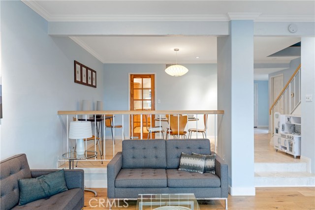 Crown molding, designer colors and clean lines...