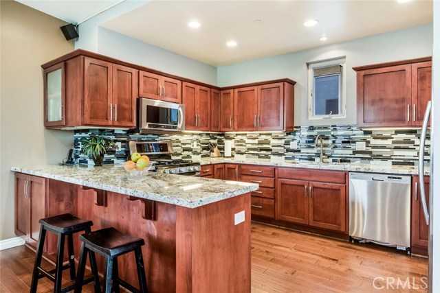 313 Anita Street, Redondo Beach, California 90278, 4 Bedrooms Bedrooms, ,3 BathroomsBathrooms,Residential,Sold,Anita,SB17165382