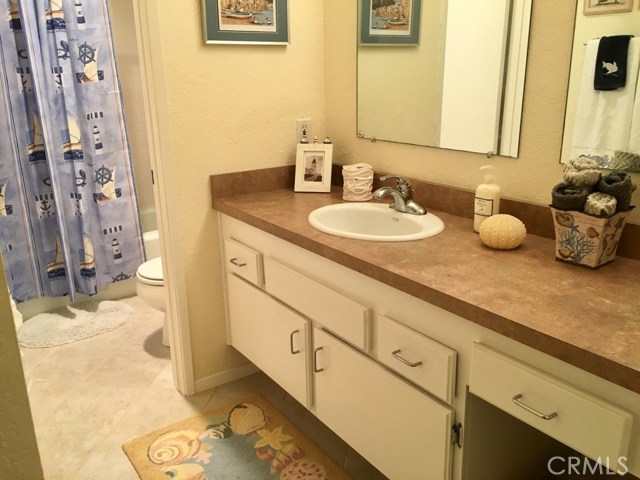 Bathroom for the 2nd bedroom