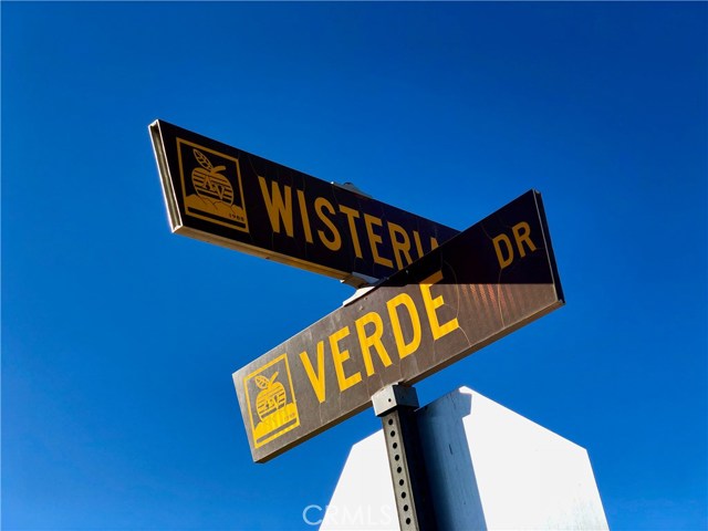 21080 Wisteria Street,Apple Valley,CA 92308, USA