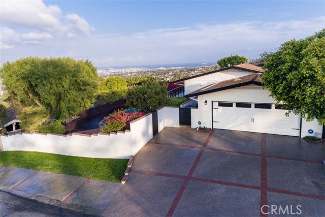 70 Rockinghorse Road, Rancho Palos Verdes, California 90275, 4 Bedrooms Bedrooms, ,3 BathroomsBathrooms,Residential,Sold,Rockinghorse,NP18103625