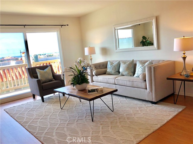 1707 Pacific Coast, Hermosa Beach, California 90254, 2 Bedrooms Bedrooms, ,2 BathroomsBathrooms,Residential,Sold,Pacific Coast,SB18261938