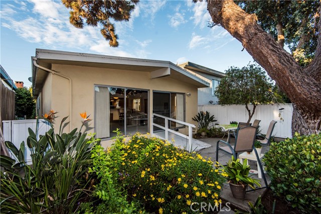 724 13th Street, Manhattan Beach, California 90266, 4 Bedrooms Bedrooms, ,2 BathroomsBathrooms,Residential,Sold,13th,SB17253786