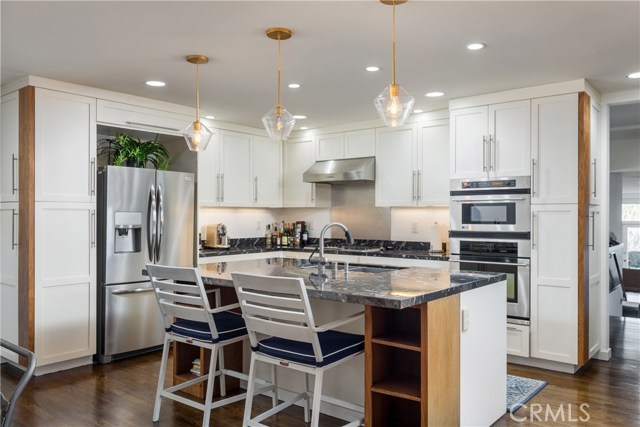 2404 Laurel Avenue, Manhattan Beach, California 90266, 5 Bedrooms Bedrooms, ,4 BathroomsBathrooms,Residential,Sold,Laurel,SB20035806