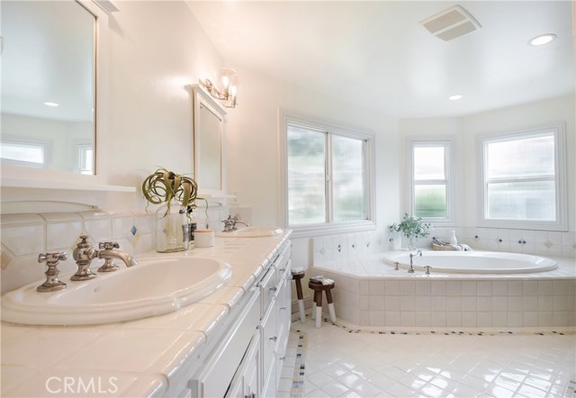 653 26th Street, Manhattan Beach, California 90266, 5 Bedrooms Bedrooms, ,3 BathroomsBathrooms,Residential,Sold,26th,SB20212794