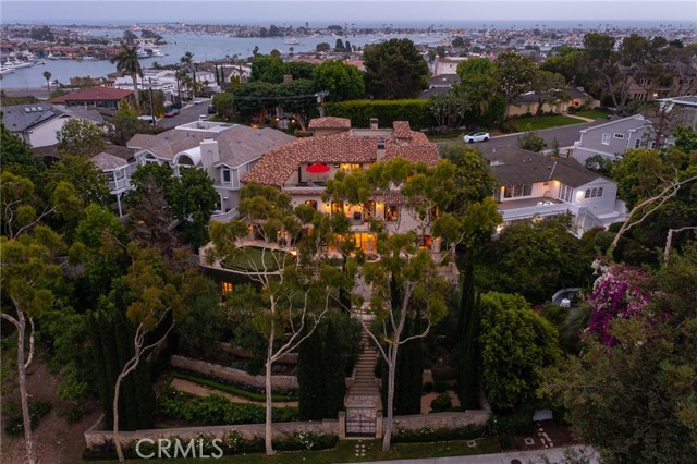 216 Kings Place, Newport Beach, California 92663, 4 Bedrooms Bedrooms, ,5 BathroomsBathrooms,Residential Purchase,For Sale,Kings,NP21162532