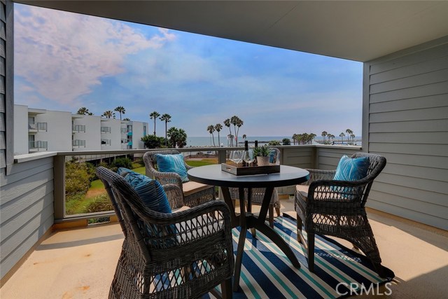 250 The Village, Redondo Beach, California 90277, ,1 BathroomBathrooms,Residential,Sold,The Village,SB18192453