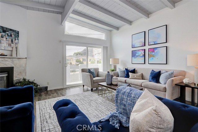 1704 Haynes Lane, Redondo Beach, California 90278, 3 Bedrooms Bedrooms, ,2 BathroomsBathrooms,Residential,Sold,Haynes,SB19142803