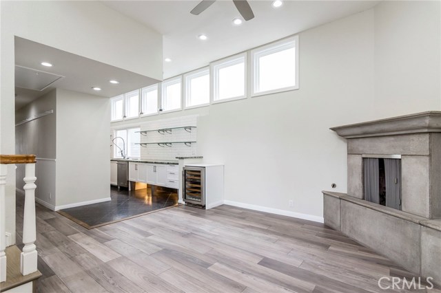 121 35th Street, Manhattan Beach, California 90266, 4 Bedrooms Bedrooms, ,4 BathroomsBathrooms,Residential,Sold,35th,SB19227401