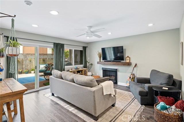 1112 Beryl Street, Redondo Beach, California 90277, 2 Bedrooms Bedrooms, ,1 BathroomBathrooms,Residential,Sold,Beryl,SB20145329