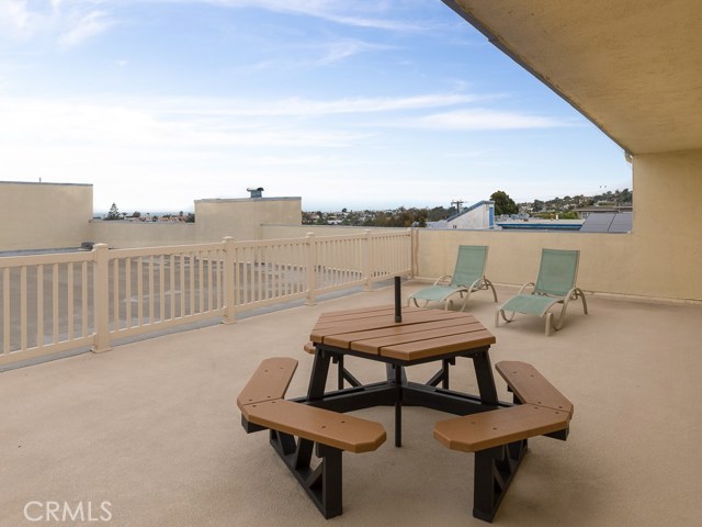 1707 Pacific Coast, Hermosa Beach, California 90254, 1 Bedroom Bedrooms, ,1 BathroomBathrooms,Residential,Sold,Pacific Coast,SB19113321