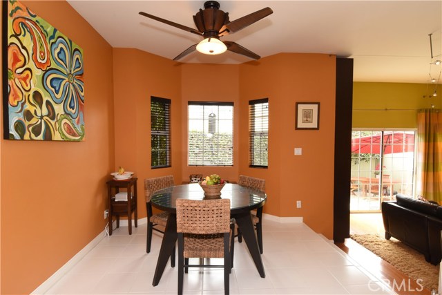 Pretty, large casual dining area off the kitchen and family room.  What a great place to enjoy your coffee!