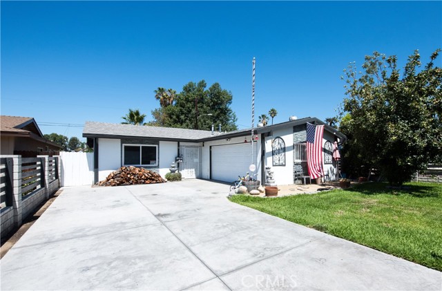 Detail Gallery Image 1 of 1 For 8151 Aldea Ave, Van Nuys,  CA 91406 - 4 Beds | 2 Baths