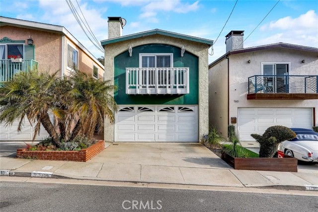 1206 9th Street, Hermosa Beach, California 90254, 3 Bedrooms Bedrooms, ,2 BathroomsBathrooms,Residential,Sold,9th,SB21084278