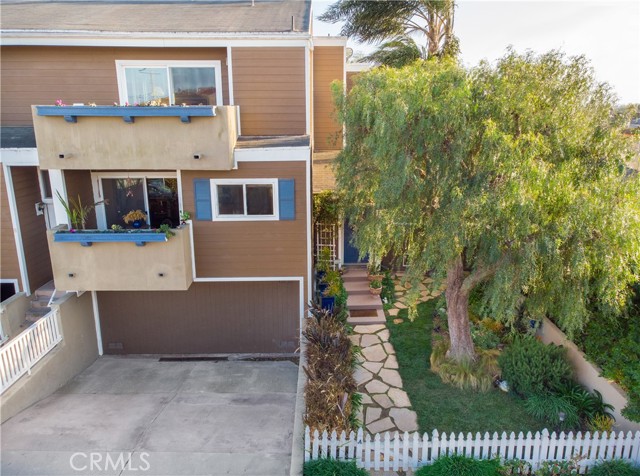 2522 Voorhees Avenue, Redondo Beach, California 90278, 3 Bedrooms Bedrooms, ,2 BathroomsBathrooms,Residential,Sold,Voorhees,SB21051425