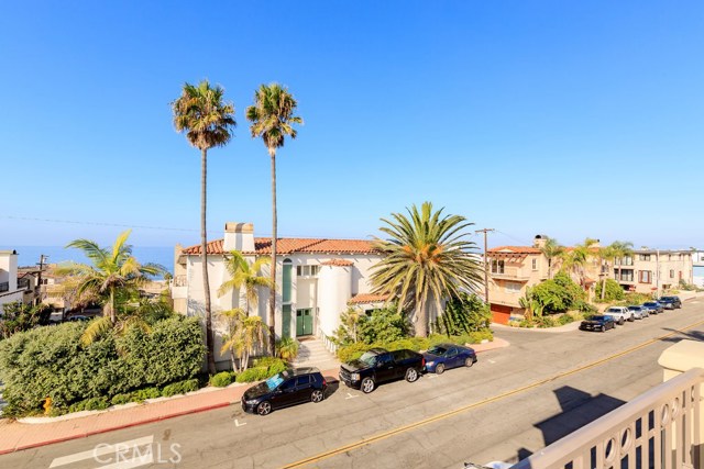 303 7th Street, Manhattan Beach, California 90266, 3 Bedrooms Bedrooms, ,3 BathroomsBathrooms,Residential,Sold,7th,SB17229989