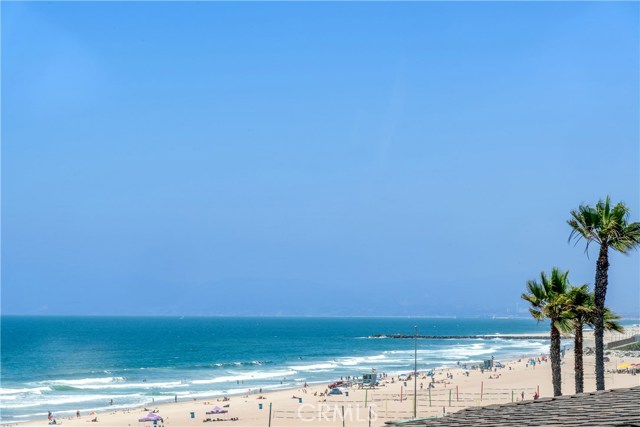 216 44th Street, Manhattan Beach, California 90266, 2 Bedrooms Bedrooms, ,3 BathroomsBathrooms,Residential,Sold,44th,SB20030954