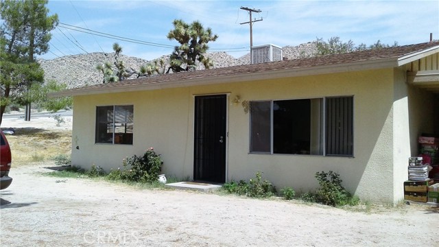 6879 Palm Ave, Yucca Valley, CA 92284-2778