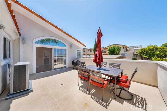 2620 Voorhees Avenue, Redondo Beach, California 90278, 3 Bedrooms Bedrooms, ,3 BathroomsBathrooms,Residential,Sold,Voorhees,SB20129080