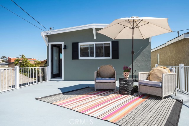 1728 Stanford Avenue, Redondo Beach, California 90278, 3 Bedrooms Bedrooms, ,2 BathroomsBathrooms,Residential,Sold,Stanford,SB21033354