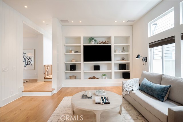 653 26th Street, Manhattan Beach, California 90266, 5 Bedrooms Bedrooms, ,3 BathroomsBathrooms,Residential,Sold,26th,SB20212794