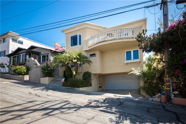 1220 Ocean Drive, Hermosa Beach, California 90254, 4 Bedrooms Bedrooms, ,3 BathroomsBathrooms,Residential,Sold,Ocean,SB17068697