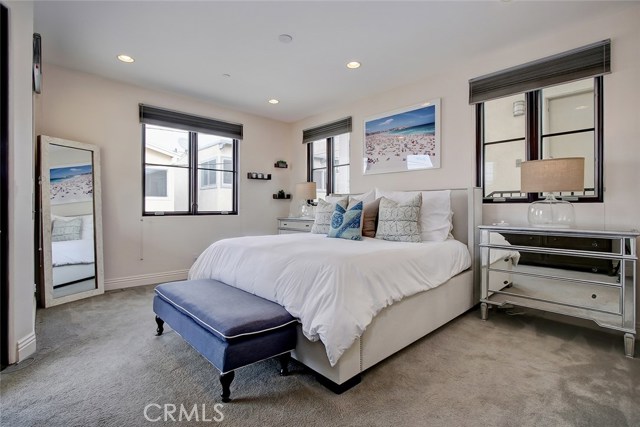 320 33rd Place, Manhattan Beach, California 90266, 3 Bedrooms Bedrooms, ,3 BathroomsBathrooms,Residential,Sold,33rd,SB21043576