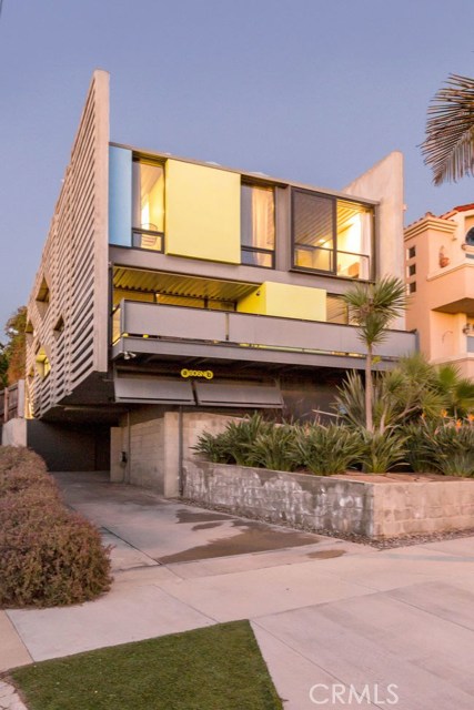 806 Juanita Avenue, Redondo Beach, California 90277, 3 Bedrooms Bedrooms, ,2 BathroomsBathrooms,Residential,Sold,Juanita,SB18289178