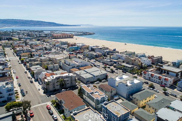 125 4th Street, Hermosa Beach, California 90254, 4 Bedrooms Bedrooms, ,3 BathroomsBathrooms,Residential,Sold,4th,SB18054270