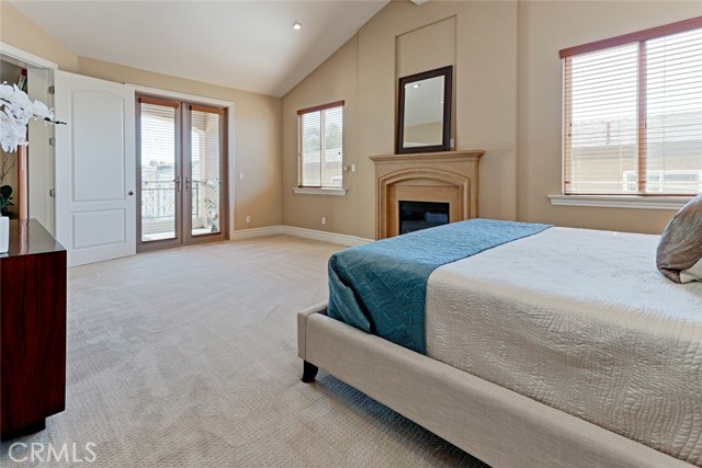 2419 Huntington Lane, Redondo Beach, California 90278, 4 Bedrooms Bedrooms, ,3 BathroomsBathrooms,Residential,Sold,Huntington,SB20180738