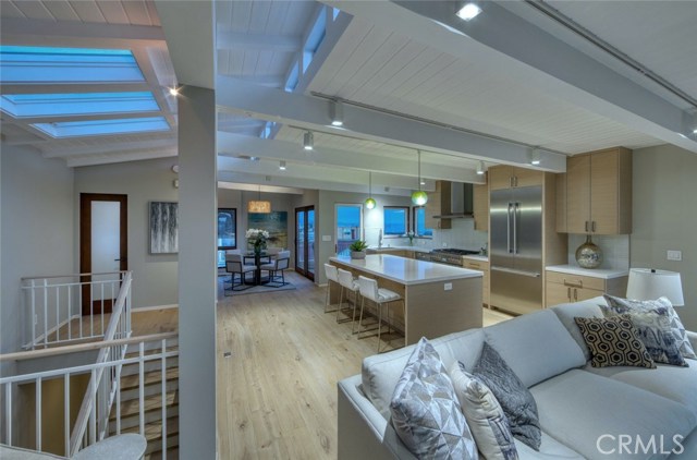 221 36th Street, Manhattan Beach, California 90266, 3 Bedrooms Bedrooms, ,3 BathroomsBathrooms,Residential,Sold,36th,SB20135528