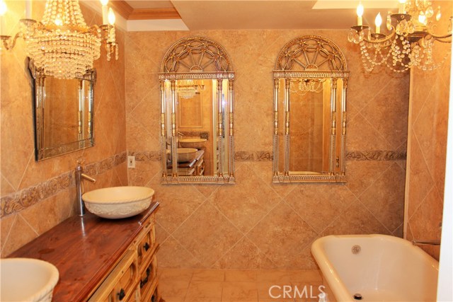 7 Oaktree Lane, Rolling Hills Estates, California 90274, 3 Bedrooms Bedrooms, ,2 BathroomsBathrooms,Residential,Sold,Oaktree,PV17264610