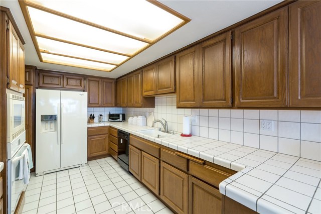 407 Anita Street, Redondo Beach, California 90278, 3 Bedrooms Bedrooms, ,3 BathroomsBathrooms,Residential,Sold,Anita,SB18113069