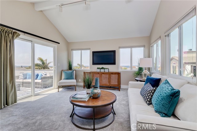 727 9th Street, Hermosa Beach, California 90254, 3 Bedrooms Bedrooms, ,2 BathroomsBathrooms,Residential,Sold,9th,SB21116227