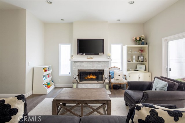 712 Irena Avenue, Redondo Beach, California 90277, 3 Bedrooms Bedrooms, ,1 BathroomBathrooms,Residential,Sold,Irena,SB20172033