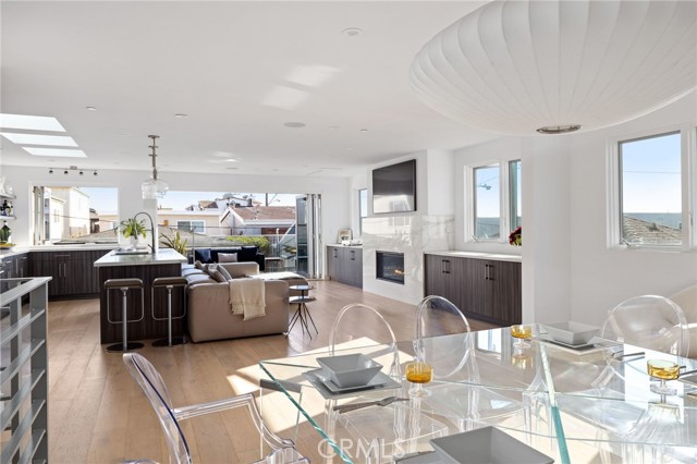 319 34th Place, Manhattan Beach, California 90266, 3 Bedrooms Bedrooms, ,3 BathroomsBathrooms,Residential,Sold,34th,PV21029643