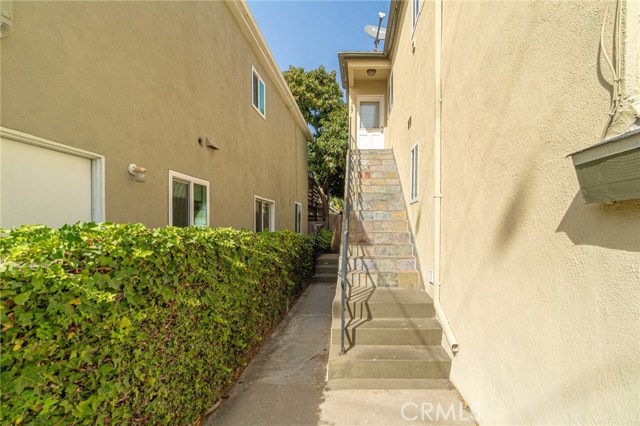 707 upstairs unit stairs and entry