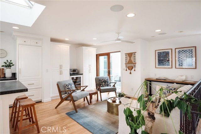 225 1st Street, Manhattan Beach, California 90266, 3 Bedrooms Bedrooms, ,Residential,Sold,1st,SB20187308