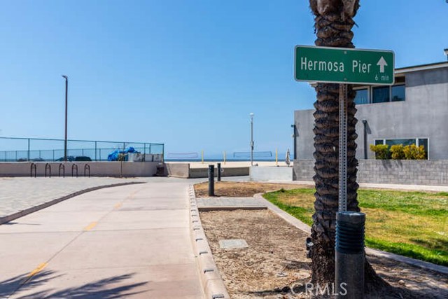 320 Hermosa, Hermosa Beach, California 90254, 2 Bedrooms Bedrooms, ,1 BathroomBathrooms,Residential,Sold,Hermosa,PW21075488