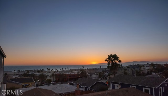 1220 Sunset Drive, Hermosa Beach, California 90254, 3 Bedrooms Bedrooms, ,3 BathroomsBathrooms,Residential,Sold,Sunset,SB20146325