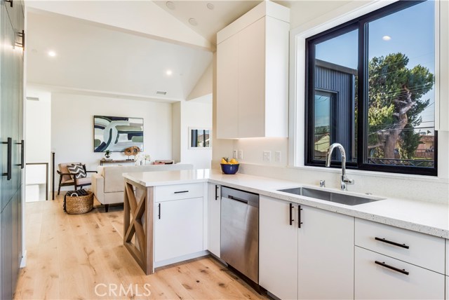 2310 Carnegie Lane, Redondo Beach, California 90278, 4 Bedrooms Bedrooms, ,3 BathroomsBathrooms,Residential,Sold,Carnegie Lane,SB19016903