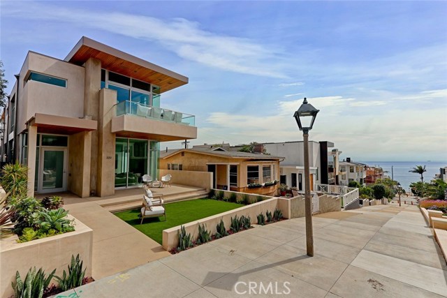 324 17th Street, Manhattan Beach, California 90266, 4 Bedrooms Bedrooms, ,4 BathroomsBathrooms,Residential,Sold,17th,SB17118466