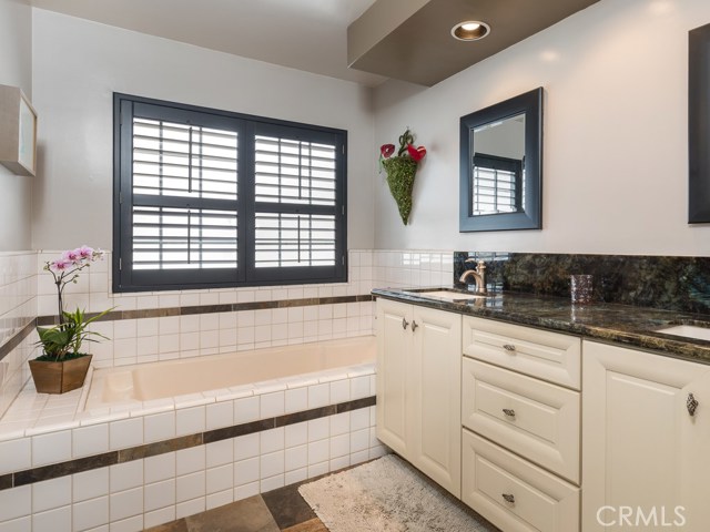 1112 Vincent Street, Redondo Beach, California 90277, 3 Bedrooms Bedrooms, ,2 BathroomsBathrooms,Residential,Sold,Vincent,SB19092691