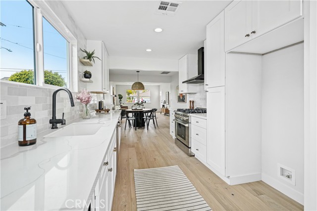 2200 Robinson Street, Redondo Beach, California 90278, 3 Bedrooms Bedrooms, ,2 BathroomsBathrooms,Residential,Sold,Robinson,PW21102931