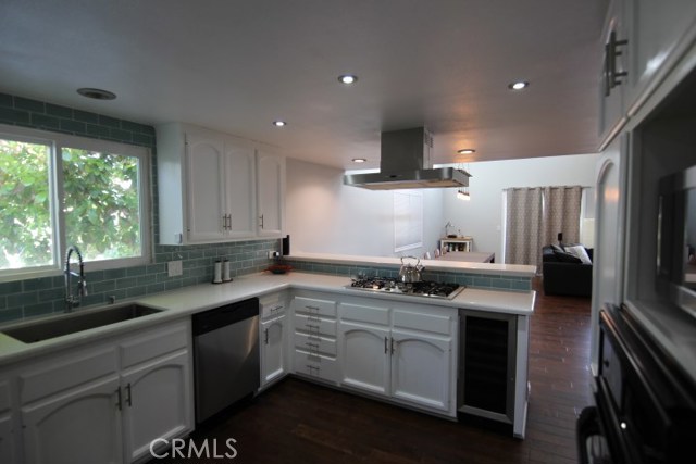 2200 Mathews Avenue, Redondo Beach, California 90278, 3 Bedrooms Bedrooms, ,2 BathroomsBathrooms,Residential,Sold,Mathews,SB17088942