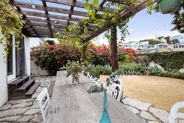 1708 Spreckels Lane, Redondo Beach, California 90278, 3 Bedrooms Bedrooms, ,2 BathroomsBathrooms,Residential,Sold,Spreckels,SB20220711