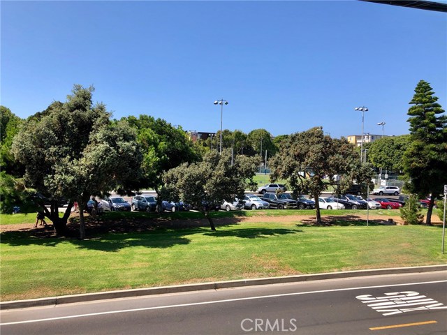 505 17th Street, Manhattan Beach, California 90266, 2 Bedrooms Bedrooms, ,2 BathroomsBathrooms,Residential,Sold,17th,SB19222936