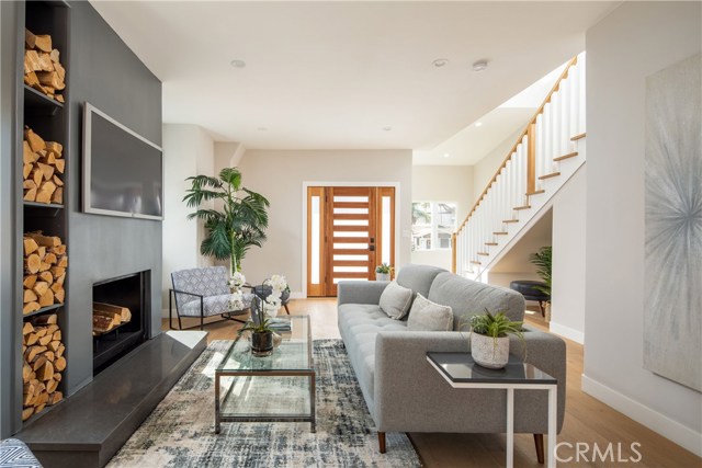 308 Francisca Avenue, Redondo Beach, California 90277, 4 Bedrooms Bedrooms, ,3 BathroomsBathrooms,Residential,Sold,Francisca,SB19268645