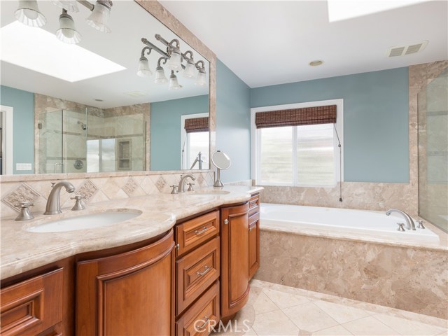 1808 Elm Avenue, Manhattan Beach, California 90266, 5 Bedrooms Bedrooms, ,3 BathroomsBathrooms,Residential,Sold,Elm,SB20235001